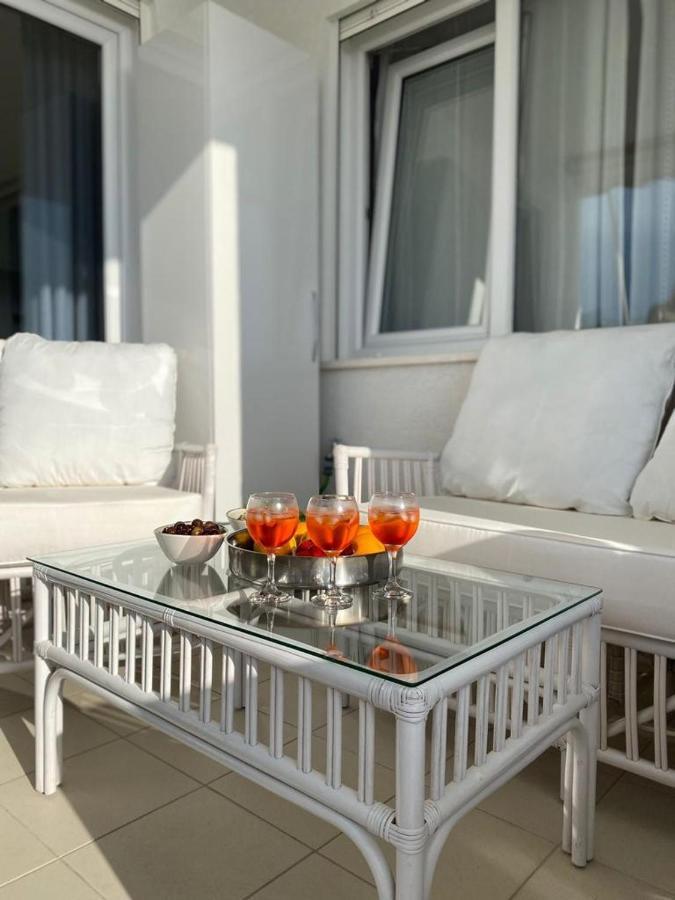 White Sidesea View Apartment Sarandë Exteriér fotografie
